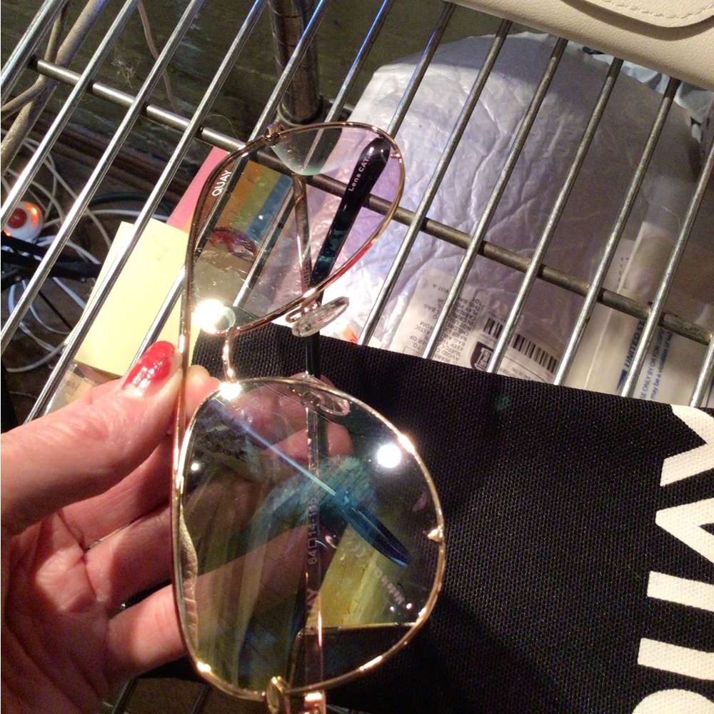 NEW! Host Pick! 🩷🩷🩷Quay Australia Large High key Aviator Sunglasses ***read - Picture 6 of 10